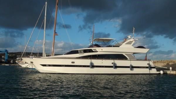 2000 Horizon Yacht 76 Flybridge image