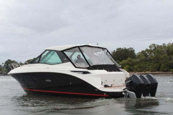 2023 Sea Ray 320 Sundancer Coupe OB image