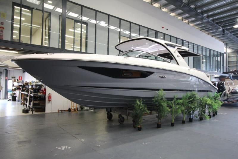 Image for 2023 Sea Ray 350 SLX OB 0
