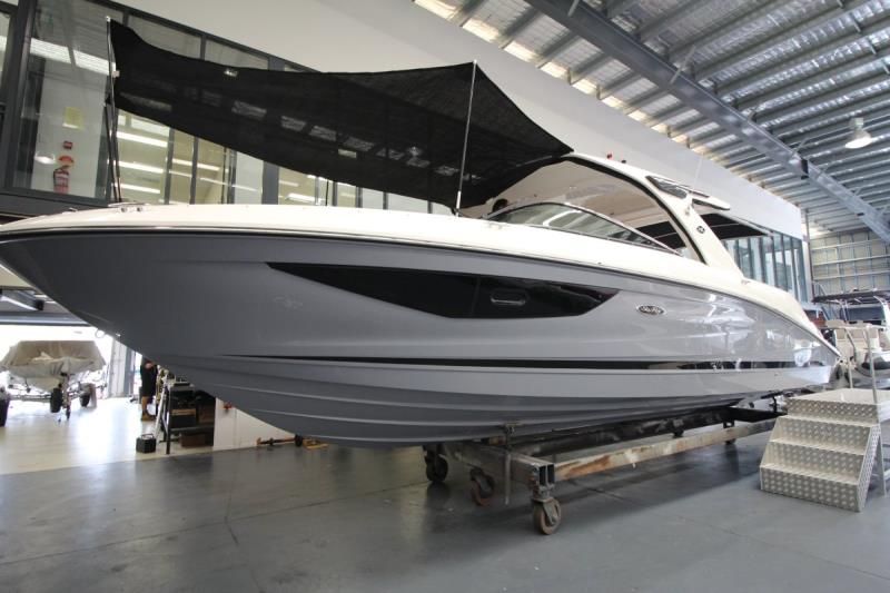 Image for 2023 Sea Ray 350 SLX OB 28