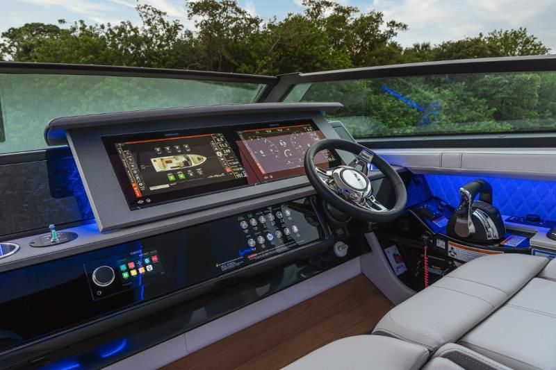 Image for 2025 Sea Ray 400 SLX 1