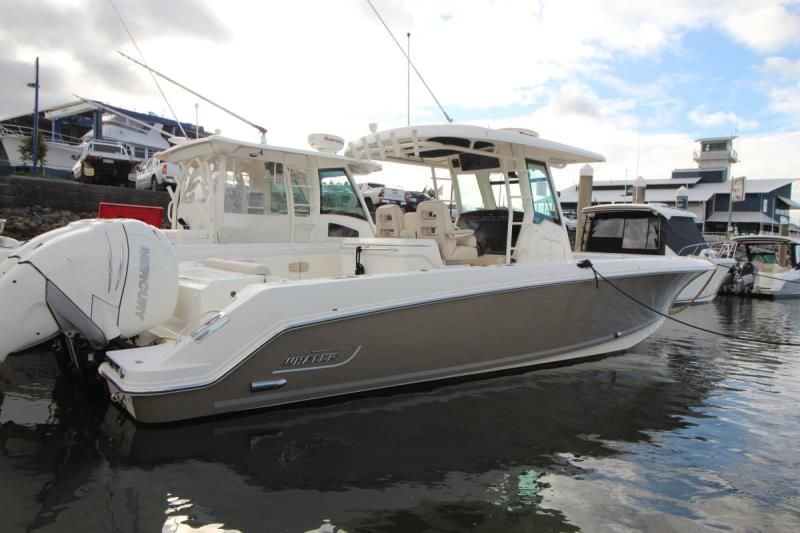 Image for 2019 Boston Whaler 330 Outrage 18