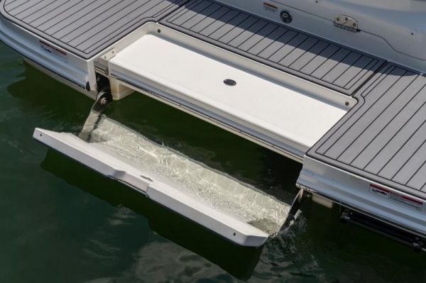 2025 Sea Ray 250 SDX image