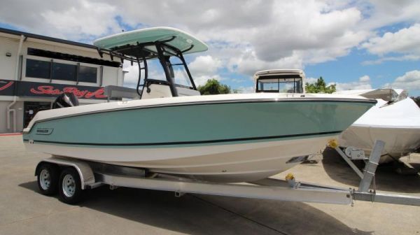 2024 Boston Whaler 230 Outrage image