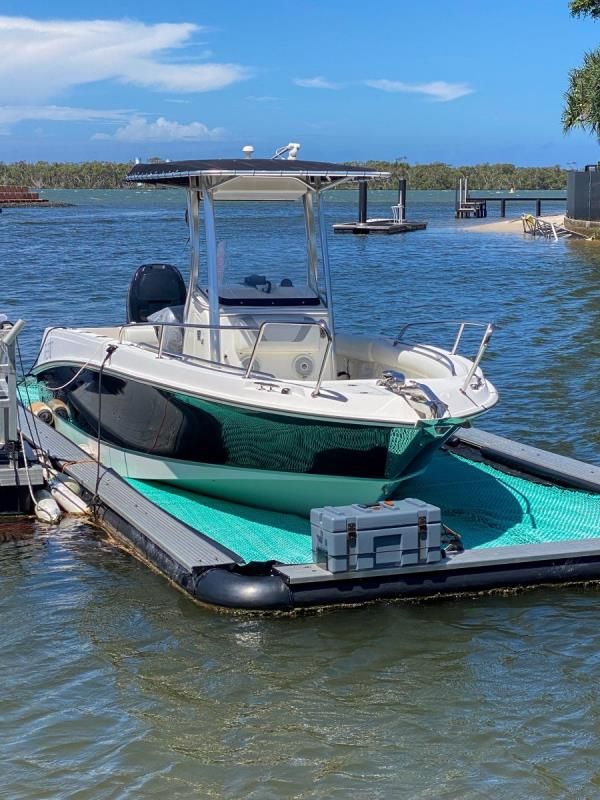 Image for 2010 Boston Whaler 220 Outrage 1