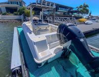Image for 2010 Boston Whaler 220 Outrage 5