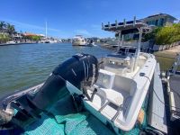 Image for 2010 Boston Whaler 220 Outrage 6