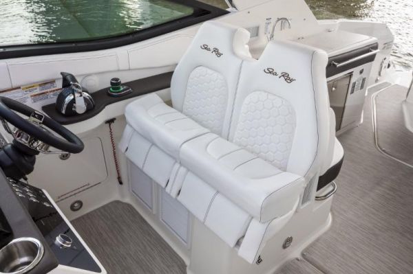 2025 Sea Ray 320 Sundancer image