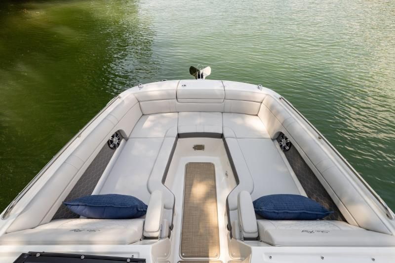 Image for 2025 Sea Ray 270 SDX OB 12