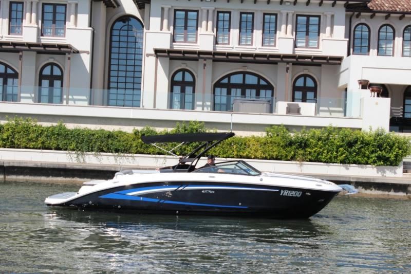 Image for 2016 Sea Ray 270 Sundeck 0