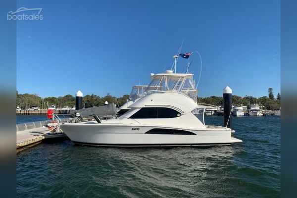 2005 Riviera 37 Open Flybridge Flybridge image