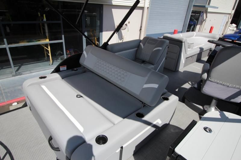 Image for 2023 Crest Pontoons Classic Platinum 240 SLS 21