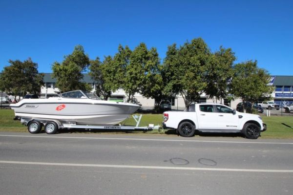 2024 Boston Whaler 210 Vantage image