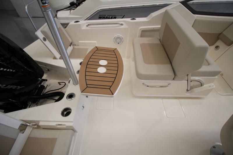 Image for 2024 Boston Whaler 210 Vantage 24