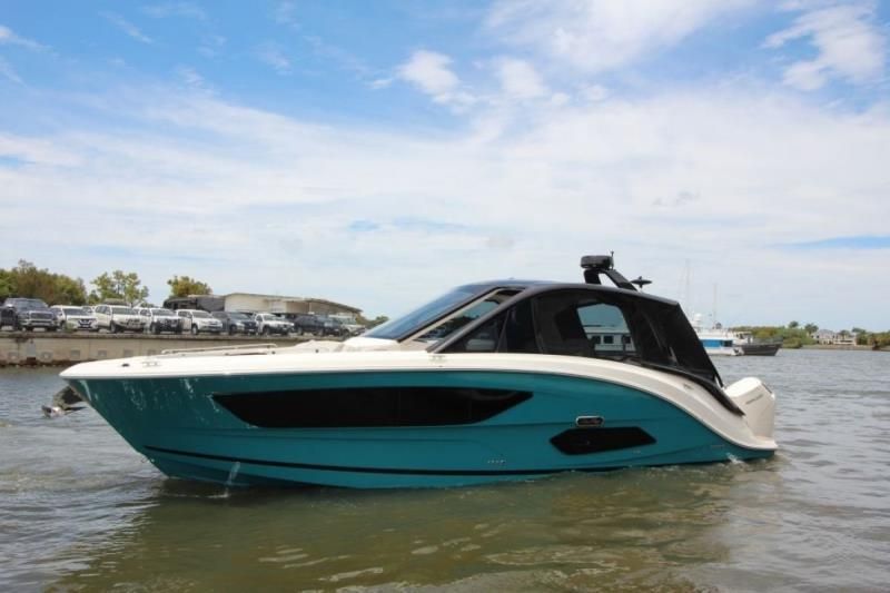 Image for 2023 Sea Ray 370 Sundancer OB 39