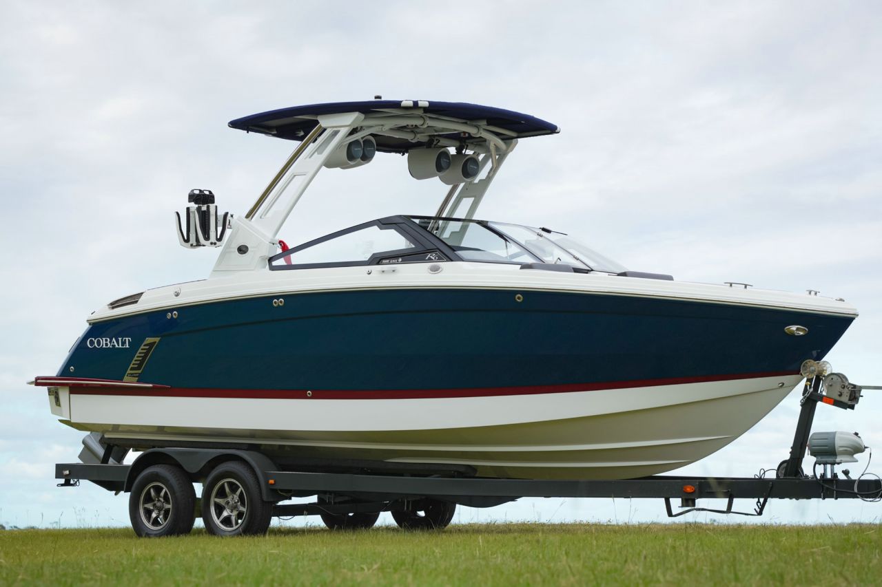 Image for 2024 Cobalt R6 Surf Monohull 0