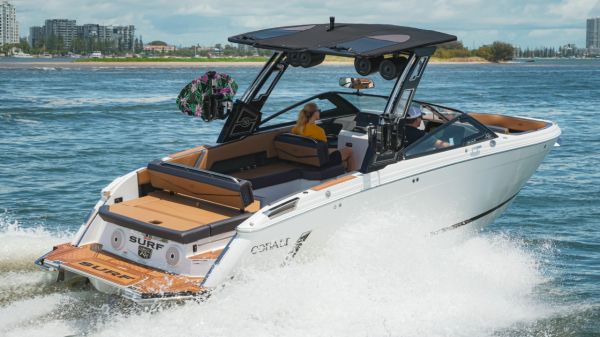 2023 Cobalt R8 Surf Monohull image