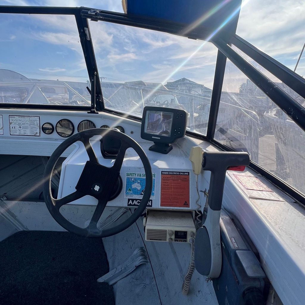 Image for 1994 Quintrex BayHunter 4