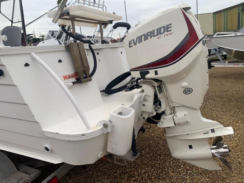 Image for QUINTREX 610 OCEAN SPORT CUDDY CABIN 24