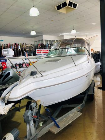 2004 Glastron GS279 Luxury Cruiser image