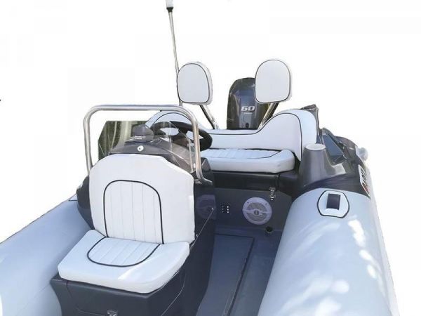 2019 Apex A-13 Deluxe Tender image