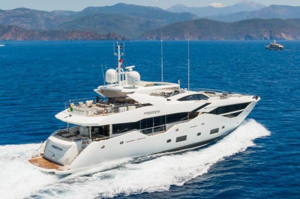 2017 Sunseeker 116 Yacht image