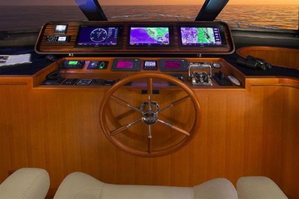 2026 Hampton 700 Pilothouse image