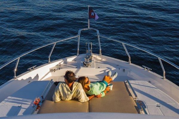 2026 Hampton 650 Pilothouse image