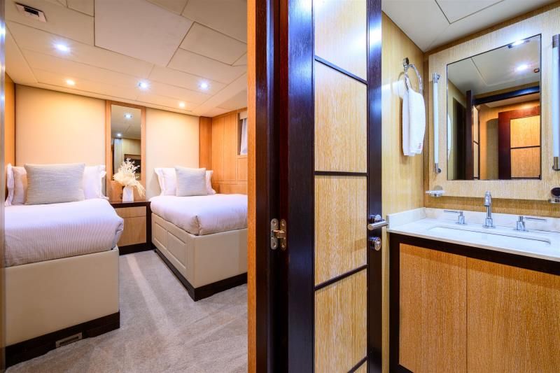 Image for 2007 Mangusta 80 Sportyacht 41