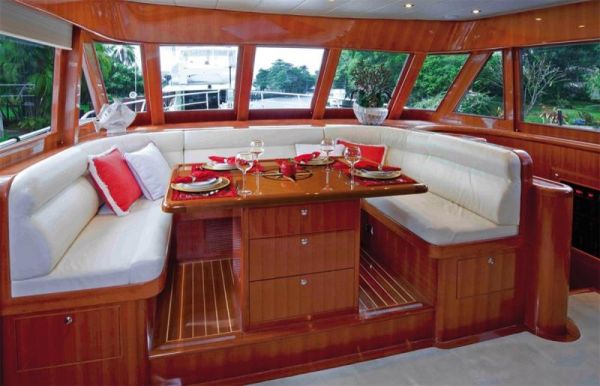 2026 Hampton Endurance 680 LRC Motor Yacht image