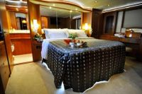 Image for 2026 Hampton 700 Skylounge 14