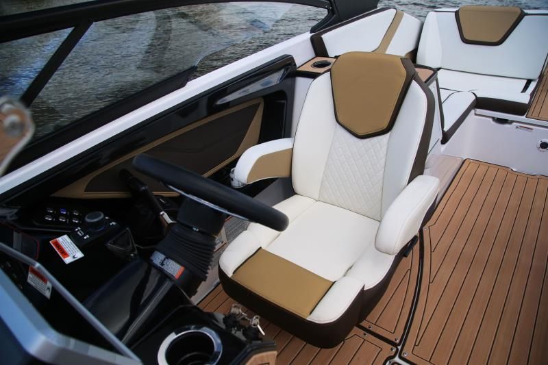 Image for 2023 Yamaha 252S 32
