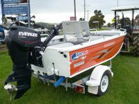 Image for 2010 QUINTREX 400 HORNET TROPHY New/Superceded 0