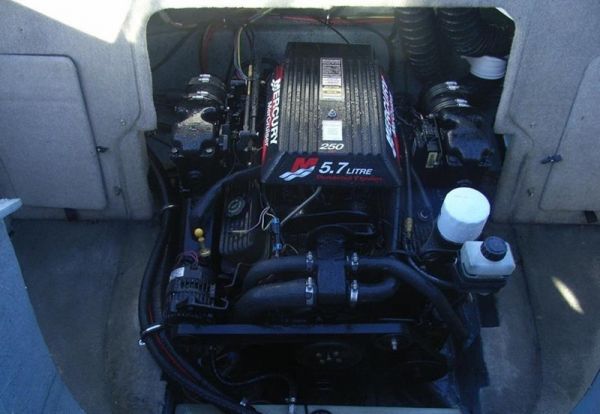 2002 BAYLINER 212 CAPRI image