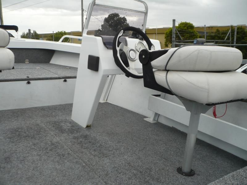 Image for 2017 QUINTREX 420 Renegade SC  8