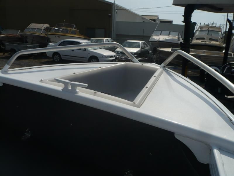 Image for 2021 QUINTREX Busta 420 5