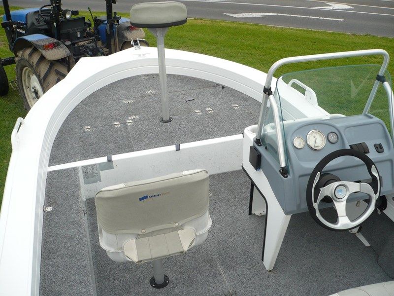 Image for 2011 QUINTREX 500 HORNET TROPHY New/Superceded 7