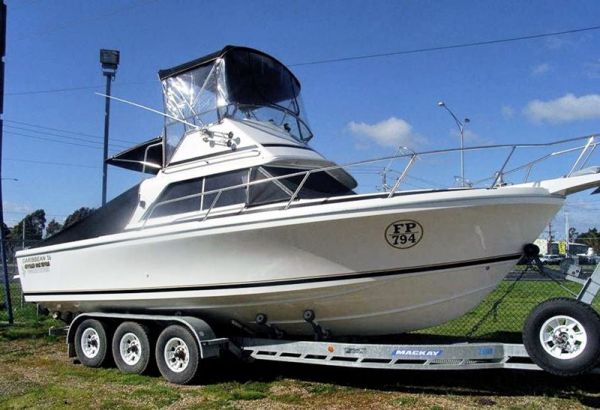 1999 CARIBBEAN 26 FLYBRIDGE CRUISER image