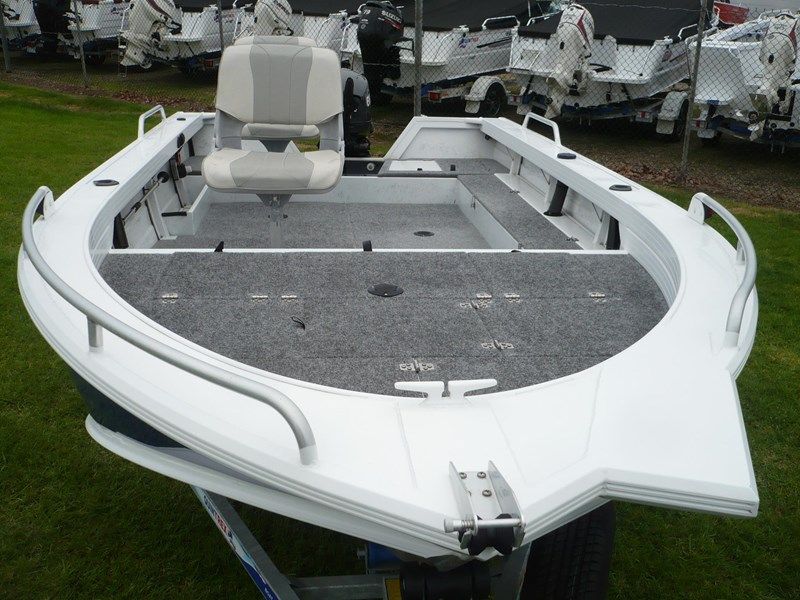 Image for 2011 QUINTREX 440 HORNET TROPHY New/Superceded 9