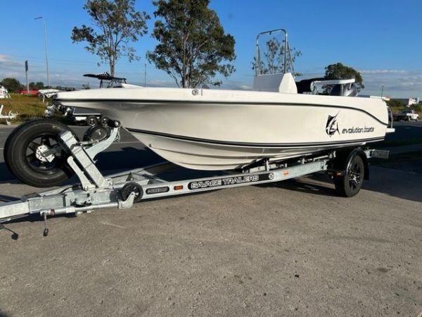 NEW 2024 EVOLUTION 500 AXIS CENTRE CONSOLE WITH YAMAHA 90HP  FOR SALE image