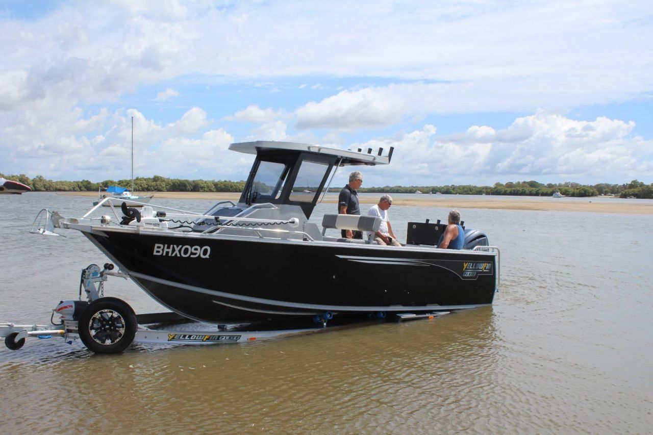 Image for 7000 YELLOWFIN CENTRE CABIN  200 HP PACK 2 1