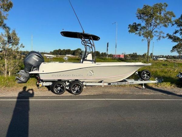 SOLD!!! 2024 EVOLUTION 552 AXIS CENTRE CONSOLE WITH YAMAHA 150HP FOURSTROKE FOR SALE image