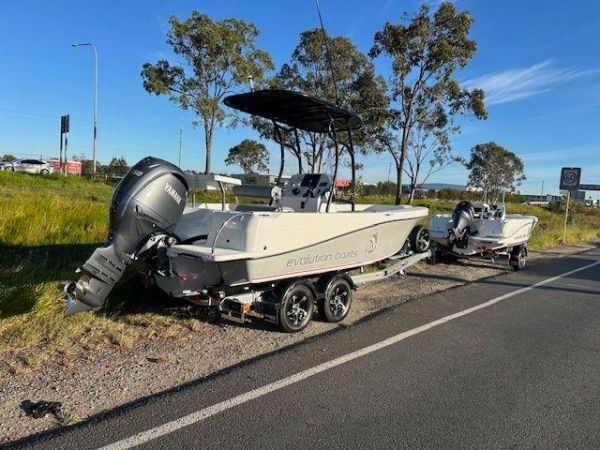 SOLD!!! 2024 EVOLUTION 552 AXIS CENTRE CONSOLE WITH YAMAHA 150HP FOURSTROKE FOR SALE image