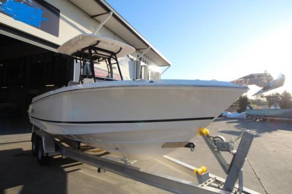 2024 Boston Whaler 230 Outrage image