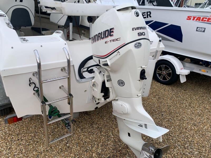 Image for HAINES HUNTER 495 BREEZE CUDDY CABIN 20