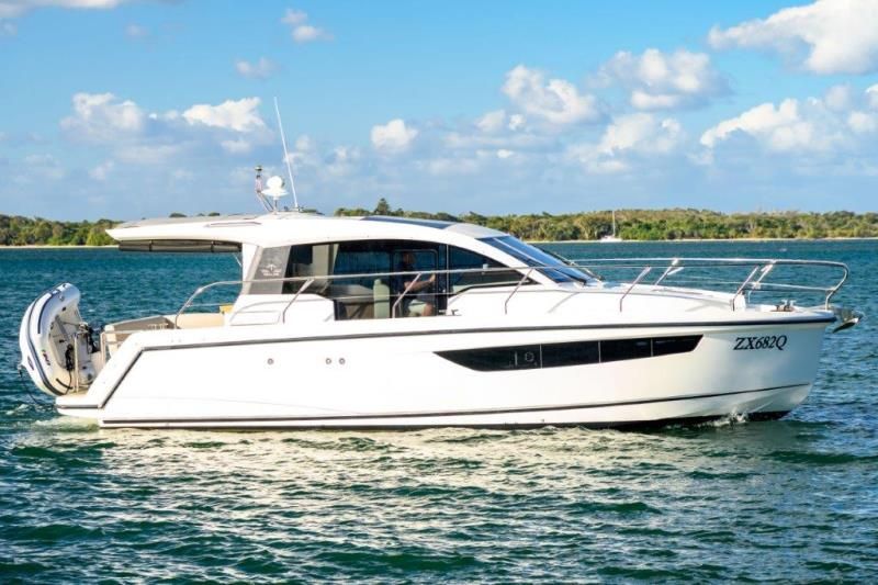Image for 2018 Sealine C330 0