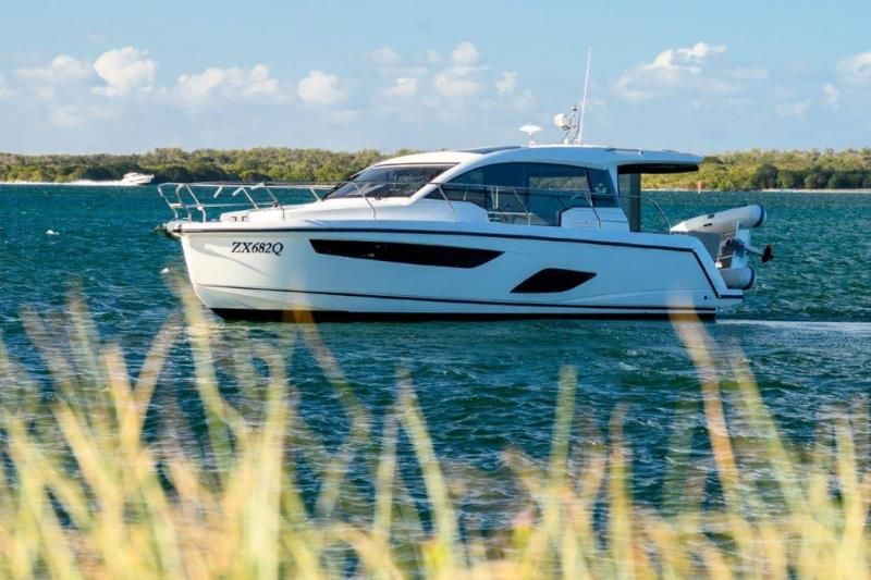Image for 2018 Sealine C330 24