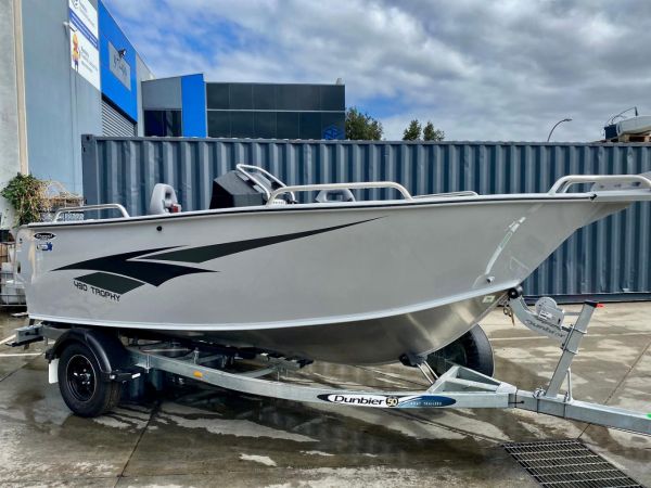 2023 Stessl 490 Trophy Side Console image