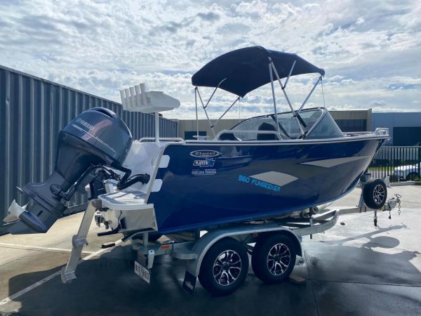 2023 Stessl 5.60m Funseeker Bowrider image