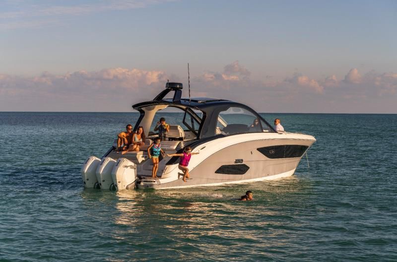 Image for SEA RAY 370 SUNDANCER  OB 1